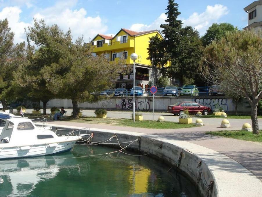 Hotel Pansion Ribica Crikvenica Exterior foto