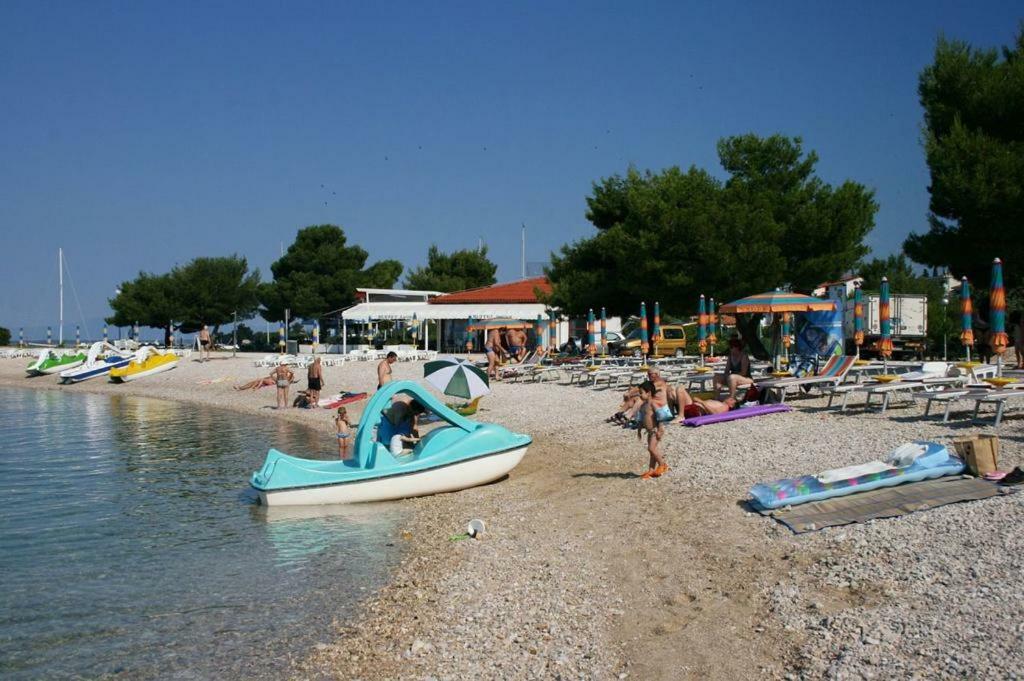 Hotel Pansion Ribica Crikvenica Exterior foto